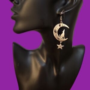 VTG JJ 1988 Southwestern Howl at the Moon Pewter Dangle Hook Earrings